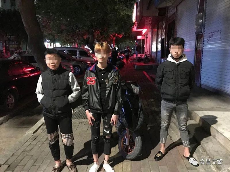 被查处的摩托车驾驶人显示低龄化特点,15周岁以下少年就有7人.