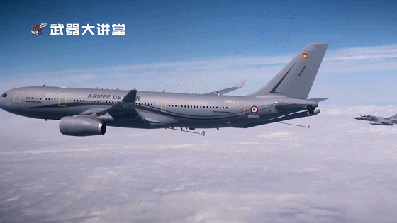 全球最大空中加油机,空客a330mrtt,从没见过这么宽敞的加油机客舱