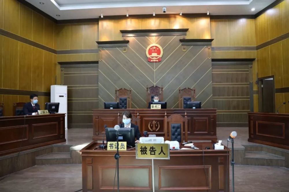 2月21日上午,云霄县人民法院刑事审判庭通过在云霄县看守所设立的远程