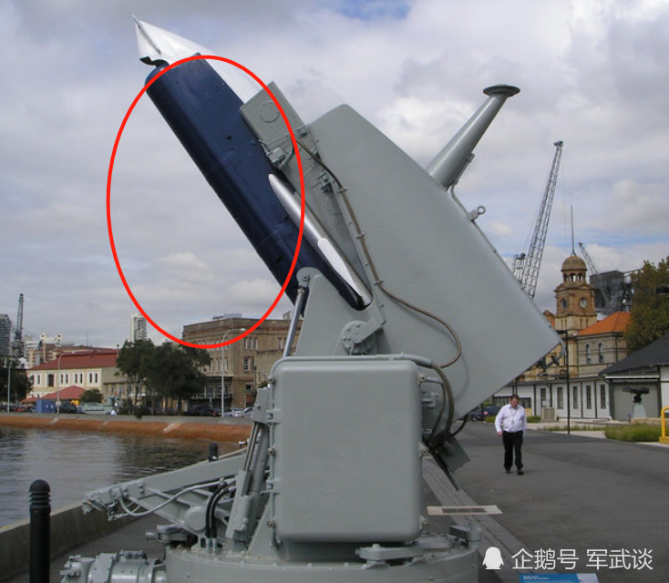 除了"海标枪"舰载区域防空导弹系统外,"布里斯托"级上还有两种比较有
