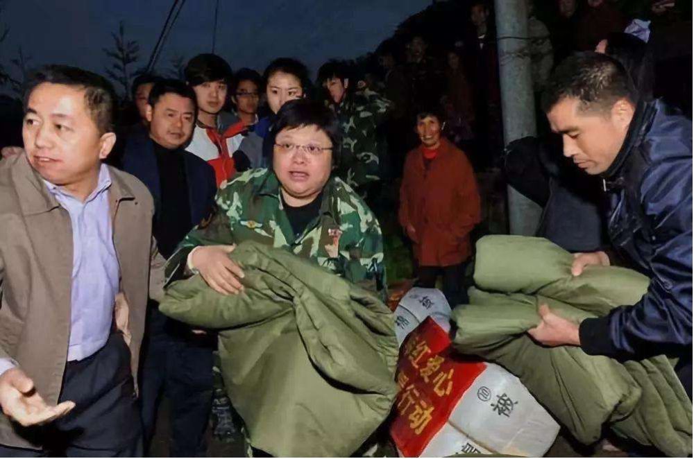 韩红被举报,孙俪被骂万条脏话,这个世界怎么了?