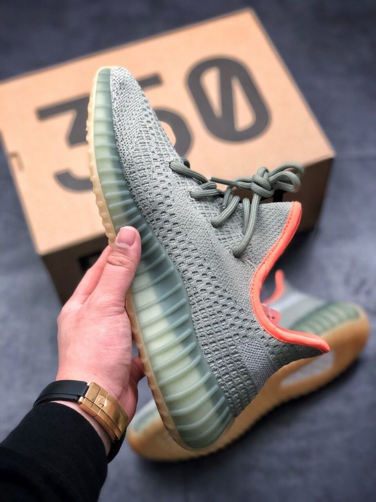 yeezy椰子350v2鼠