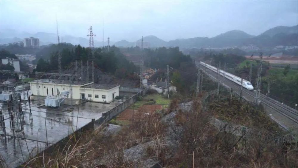 龙凤坝人口_恩施龙凤坝中学照片(3)