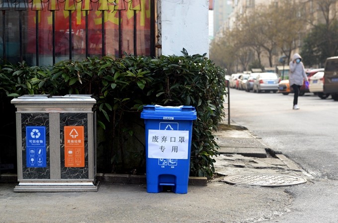 在小区垃圾桶捡内衣_垃圾桶里捡内衣(3)