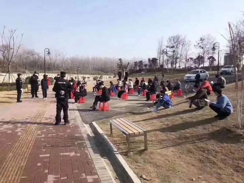 义乌人口少了_义乌国际商贸城(3)