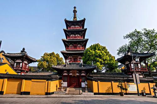 "姑苏城外寒山寺,苏州人世代来此撞钟,祈福,历史悠久