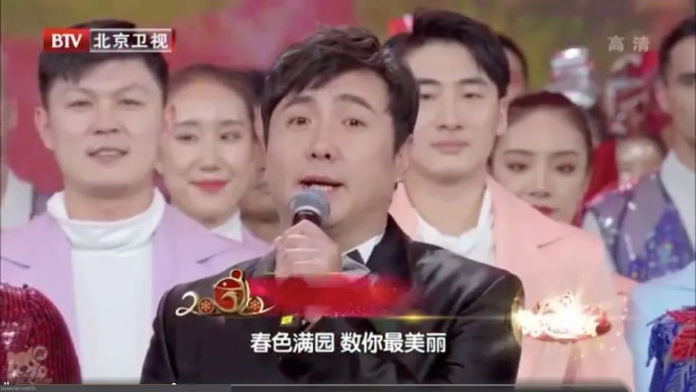看沈腾自己的表情,都让人觉得他是在憋笑.