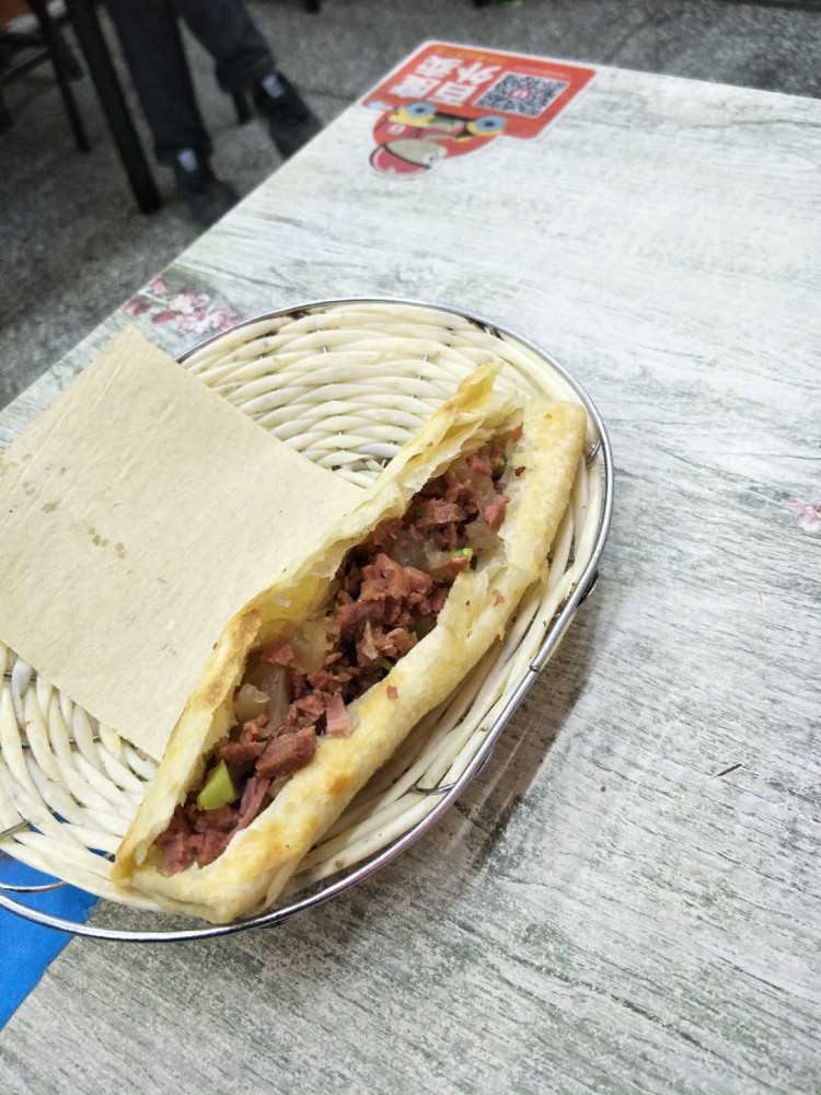 被惊艳到的河北美食——驴肉火烧