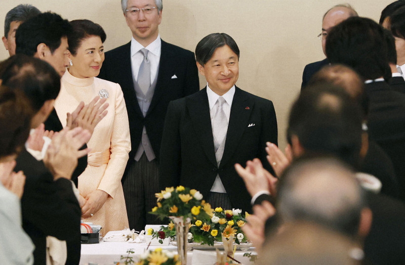疫情期间日本"太上皇"感冒,天皇出于谨慎取消活动