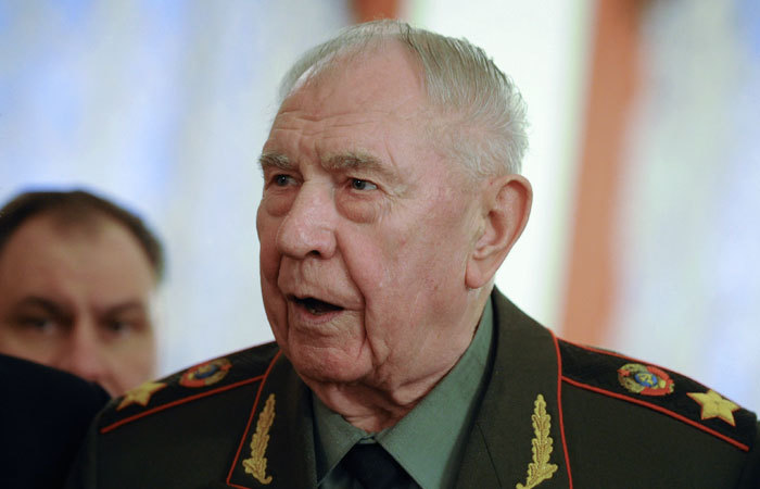 苏联元帅德米特里·亚佐夫
