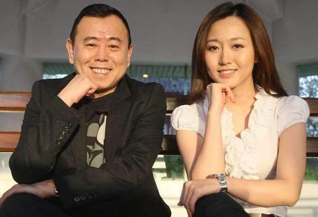 老总潘长江_潘长江举起手来图片(3)
