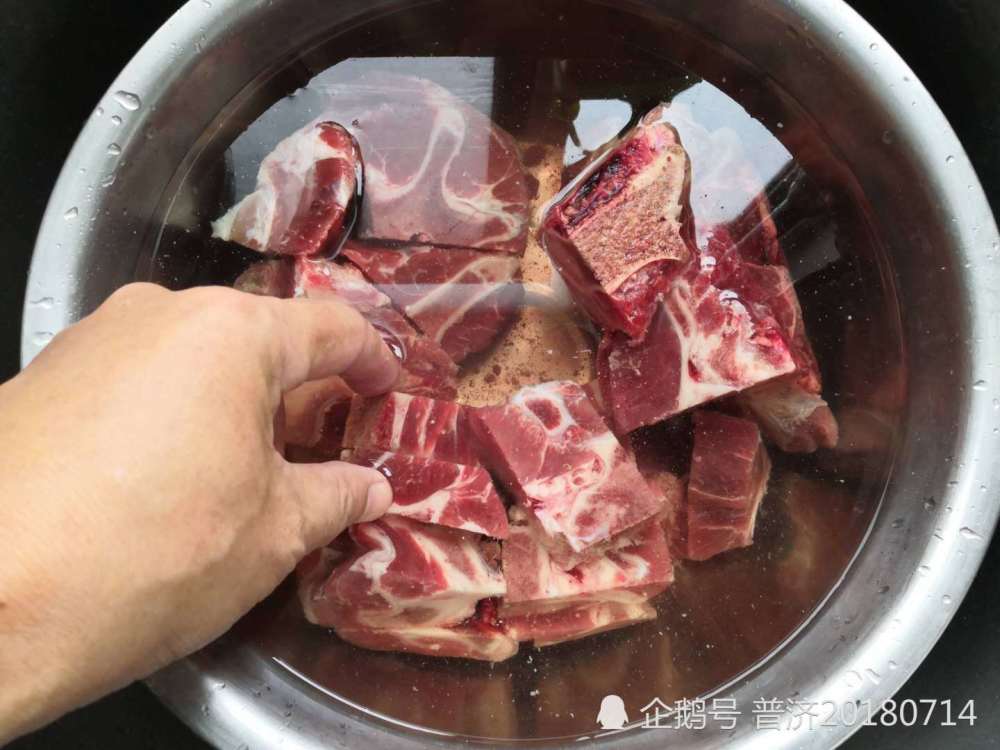 煮牛肉:牧民白水煮比饭店香料煮的还好吃,美食需要重新定义吗?