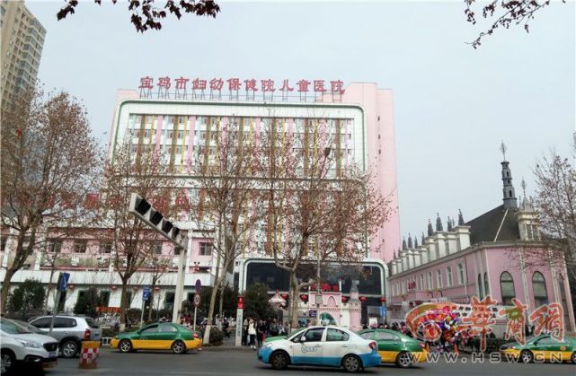 陕西女婴经抢救无效死亡 亲属哭诉打砸医院