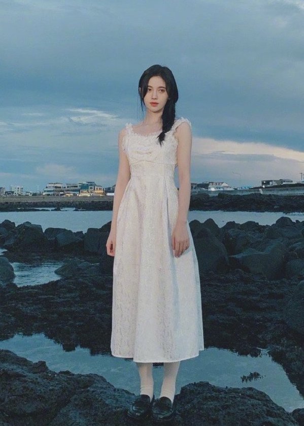 168虞书欣159鞠婧祎174赵尧珂,同穿吊带裙,终于知道腿