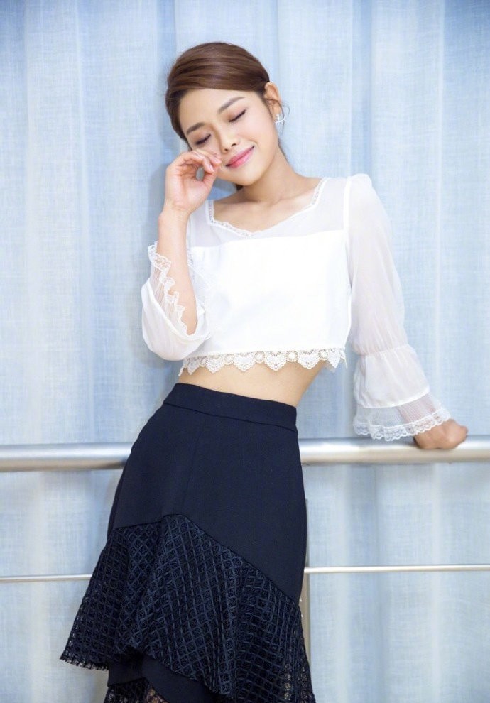 王莎莎晒婚纱照_邓莎婚纱照(2)