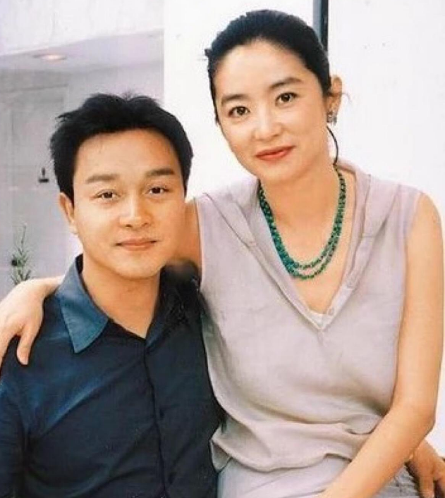 65岁林青霞致信一线防疫英雄,内容感人肺腑,黑粉却趁机逼捐