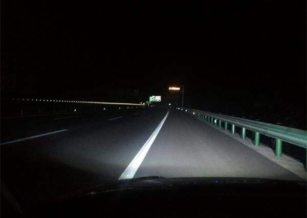 夜晚在高速公路行驶时,有哪些需要注意的?老司机为你解答
