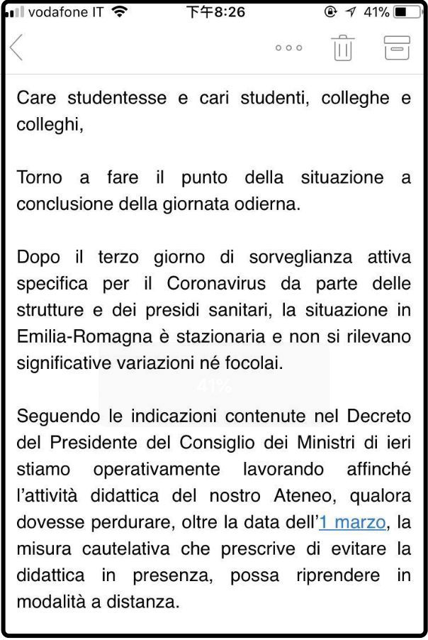 迷之自信的意大利人公然挑衅新冠病毒