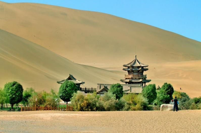 甘肃一座沙漠边缘的县级市,知名度却很高,比兰州有过之而无不及