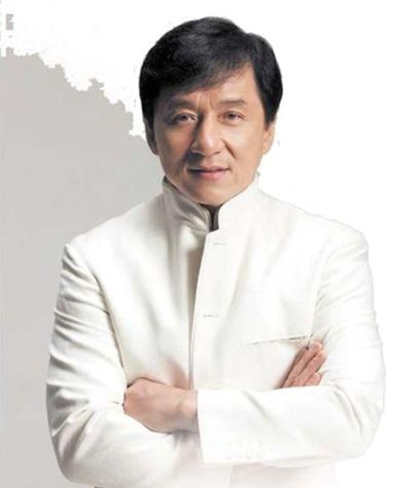 董明珠霸气推掉成龙的广告,决定亲自代言,给公司一年省几千万