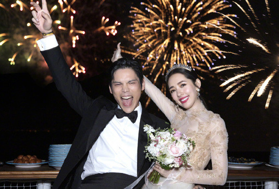 领证风波后,向太带郭碧婷向佐参加阔太聚会,郭