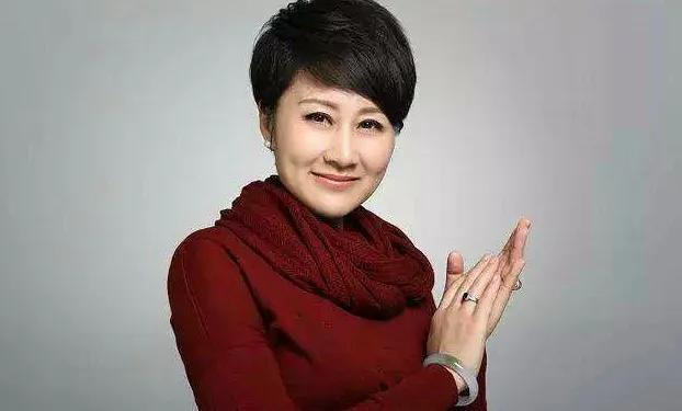 靠《渴望》走红,张凯丽被亿万富豪老公宠上天,为女儿事业操碎心