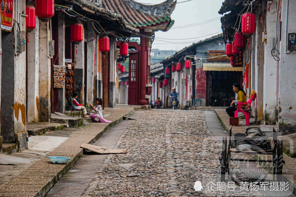 韶关南雄珠玑古巷,是梅关古道的必经之路,广东人都来