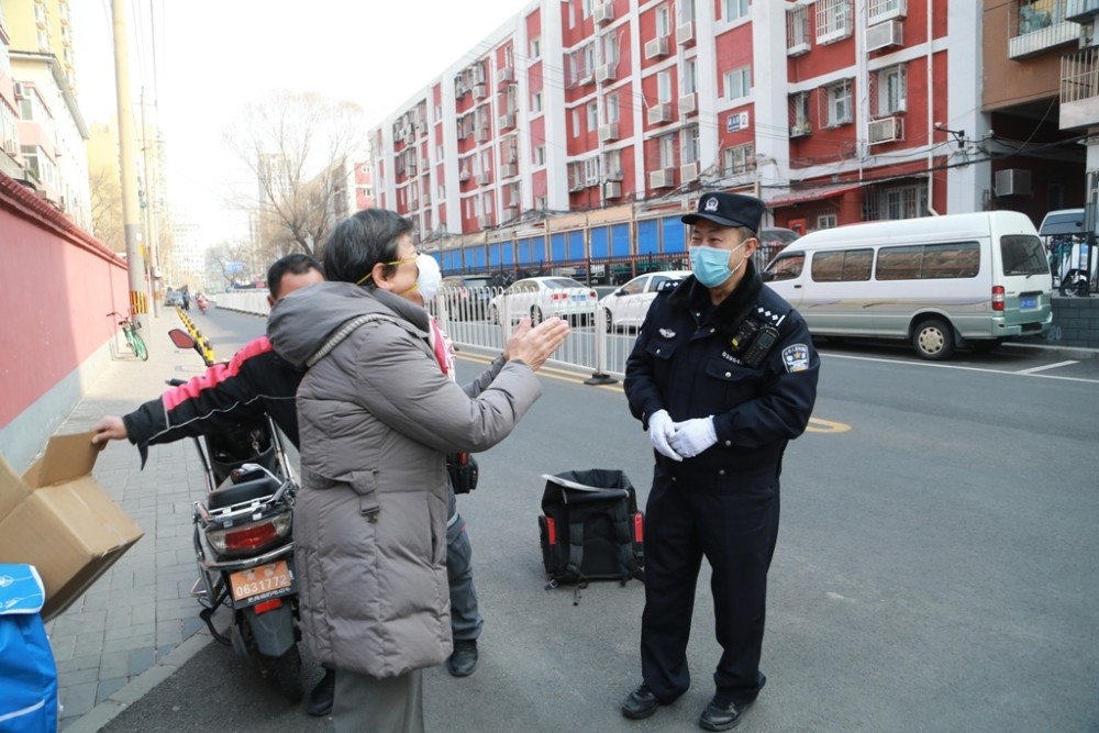 老人口罩反复带_女生头像带口罩(2)