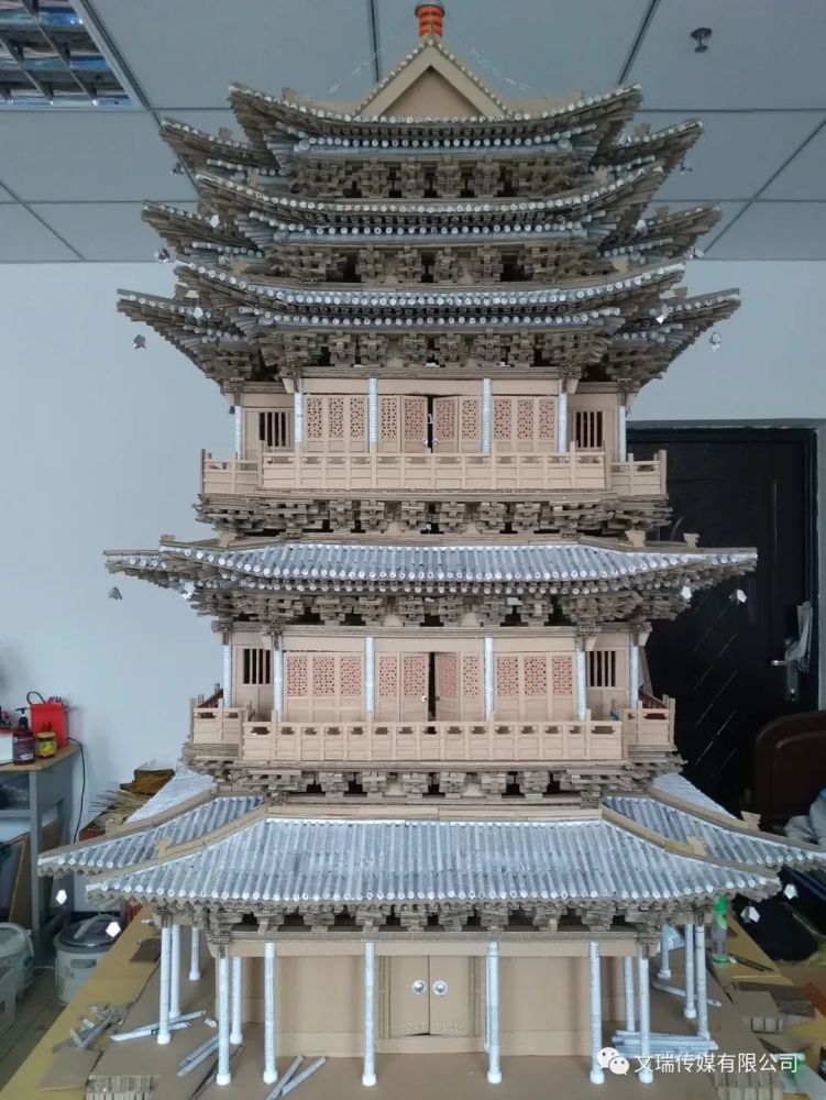 咱应县人杨宇光:让废旧纸板化身巧夺天工的古建筑