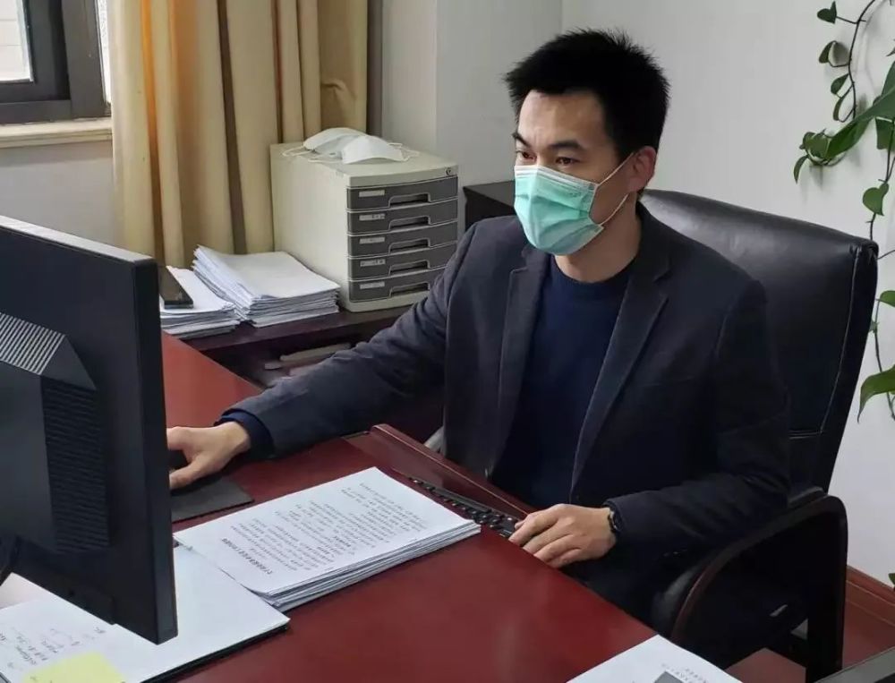 姚胜 市政府办公室综合二科科长