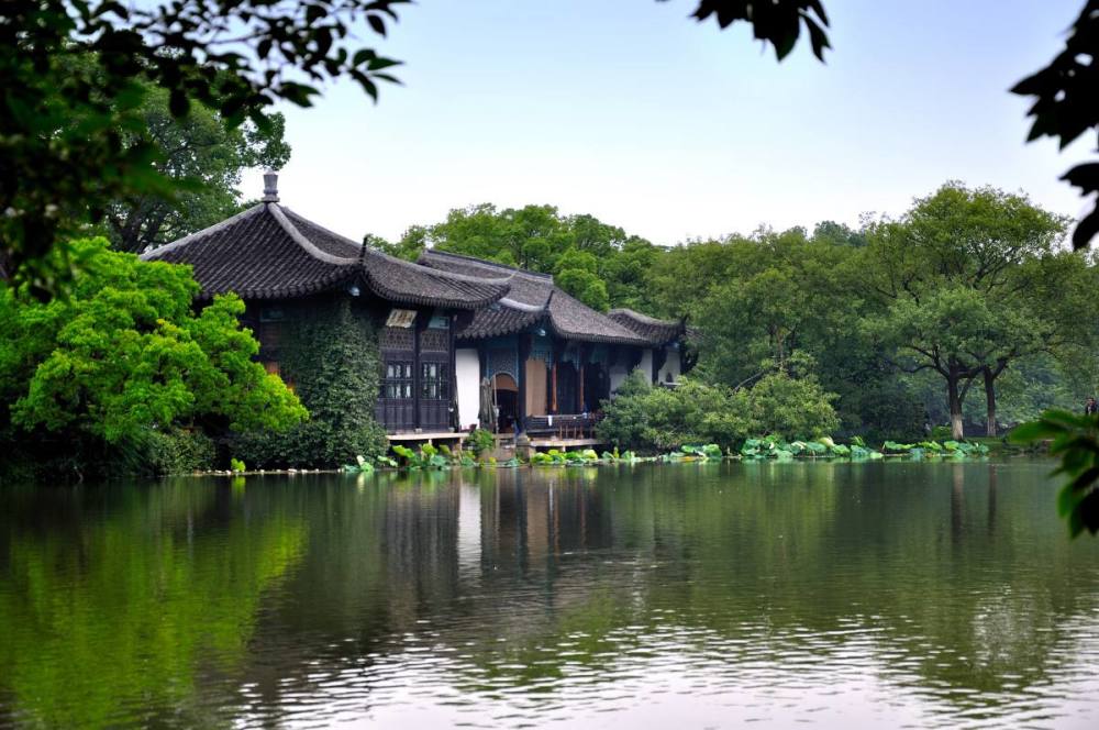 横店经济总量_横店影视城图片(3)