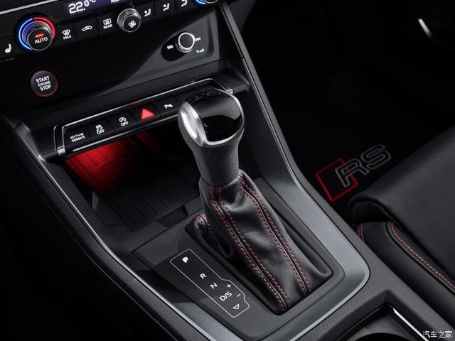 4.5秒&ldquo;破百&rdquo; 全新奥迪RS Q3实车亮相