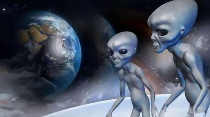 诡异的山洞壁画,神秘的圆形石碟,难道外星人真的来过地球?