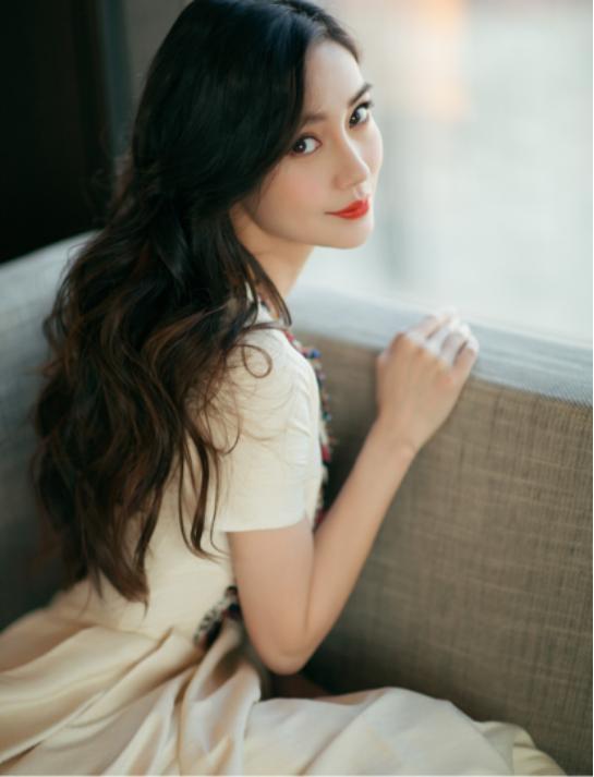 杨颖穿衣真是大胆,这几套活动裙装穿搭,让你重要场合变身时髦精 杨颖穿衣真是大胆,这几套活动裙装穿搭,让你重要场合变身时髦精