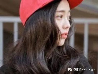 大饼脸就是不美的脸型吗？不是的，这里有她们最适合的9款长发！