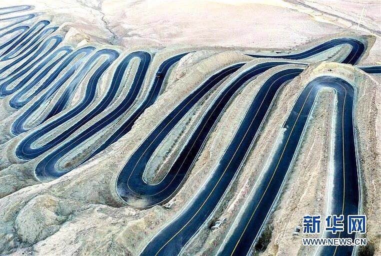 新疆网红公路--盘龙古道