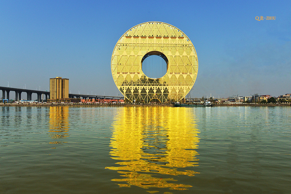 中国特色建筑,真佩服设计师的脑洞,网友惊呼:这也太丑了吧!