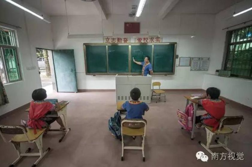 正果这所小学,线上开学首日就感动了几十万