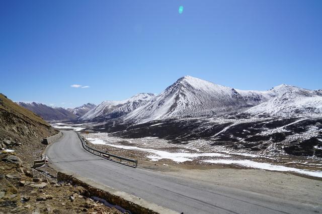 318公路是中国最长最美国道,沿途风景绝佳,进藏必去的