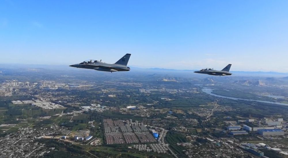 空军石家庄飞行学院某旅某飞行大队改装新型教练机纪实