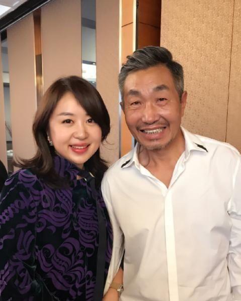 "爸爸专业户"杜源:娶了4岁就认识的姑娘,老戏骨中最深情的人