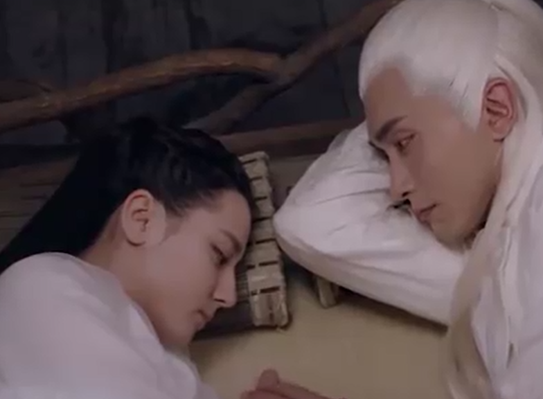 枕上书:凤九怀孕三年生下白滚滚!首次现真身!帝君狂嘚瑟