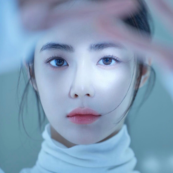 刚睡醒有3种行为的女生,八成会越来越仙,全中趁早捂嘴偷笑吧!