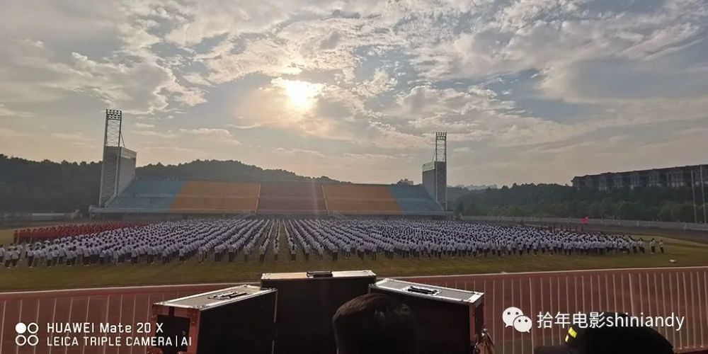 长沙学院宣传片,快闪mv 长沙学院5000多名师生唱响《我爱你,中国》