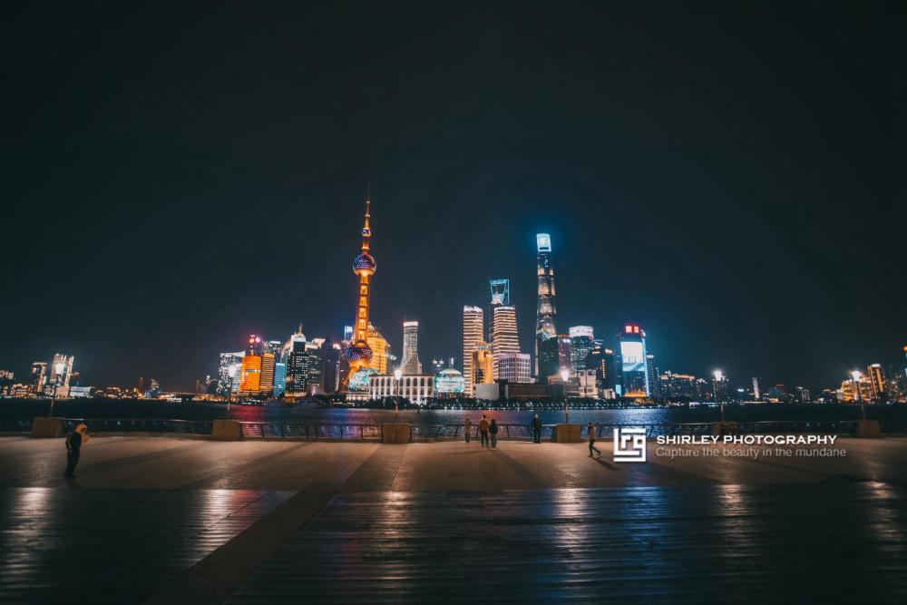 实拍依旧如空城的上海,外滩冷清到几十年难遇,景区保安比人更多