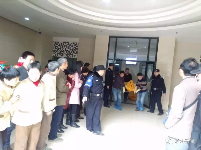 男女裸死出租屋 情人節(jié)凌晨瀘州發(fā)生血案 現(xiàn)場圖曝光（2）