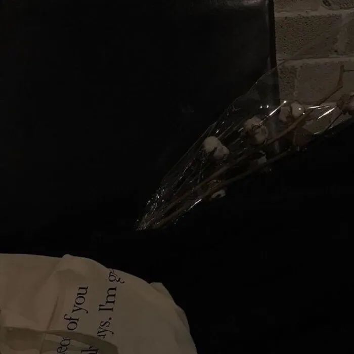 黑色系朋友圈背景图 闺蜜姐妹朋友相聚的文案
