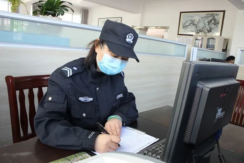 谭卫红:警营盛开的格桑花