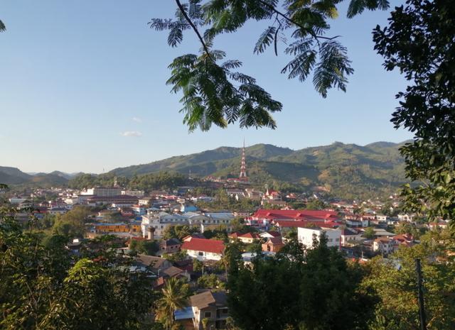 老挝旅游第一站勐赛,看和琅勃拉邦比如何?我只记住了这家云南餐馆