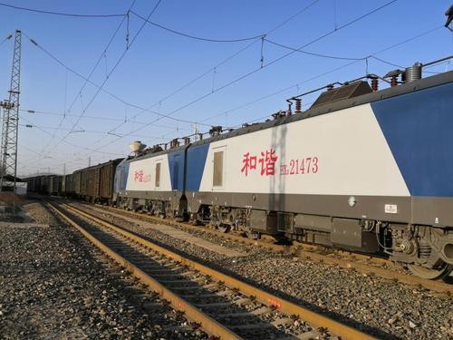 载着老区人民的情谊 300多吨土豆搭火车直奔襄阳 宁夏新闻